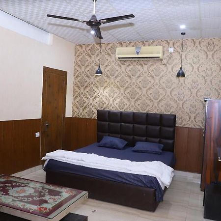 Hotel Aashirvad Faridabad Eksteriør bilde