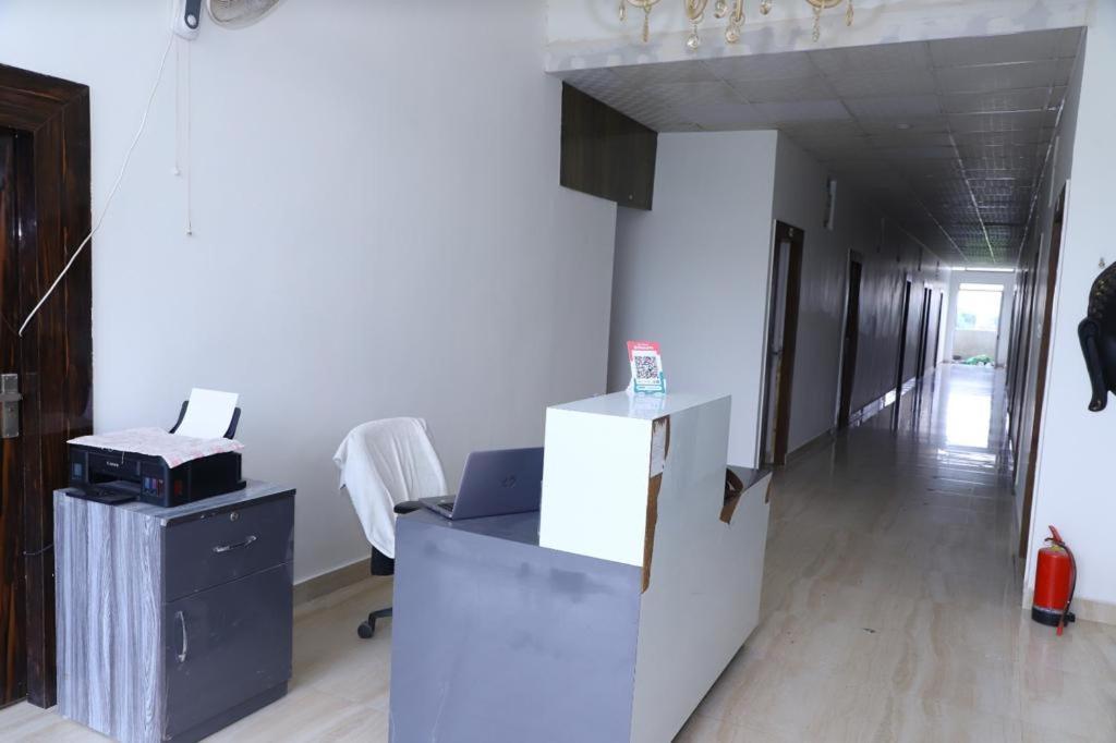 Hotel Aashirvad Faridabad Eksteriør bilde